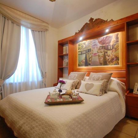 The Right Place 4U Domus Savelli Boutique Apartment Rzym Zewnętrze zdjęcie